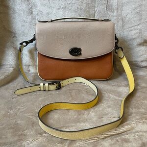 ADORABLE genuine Coach crossbody bag, good condition